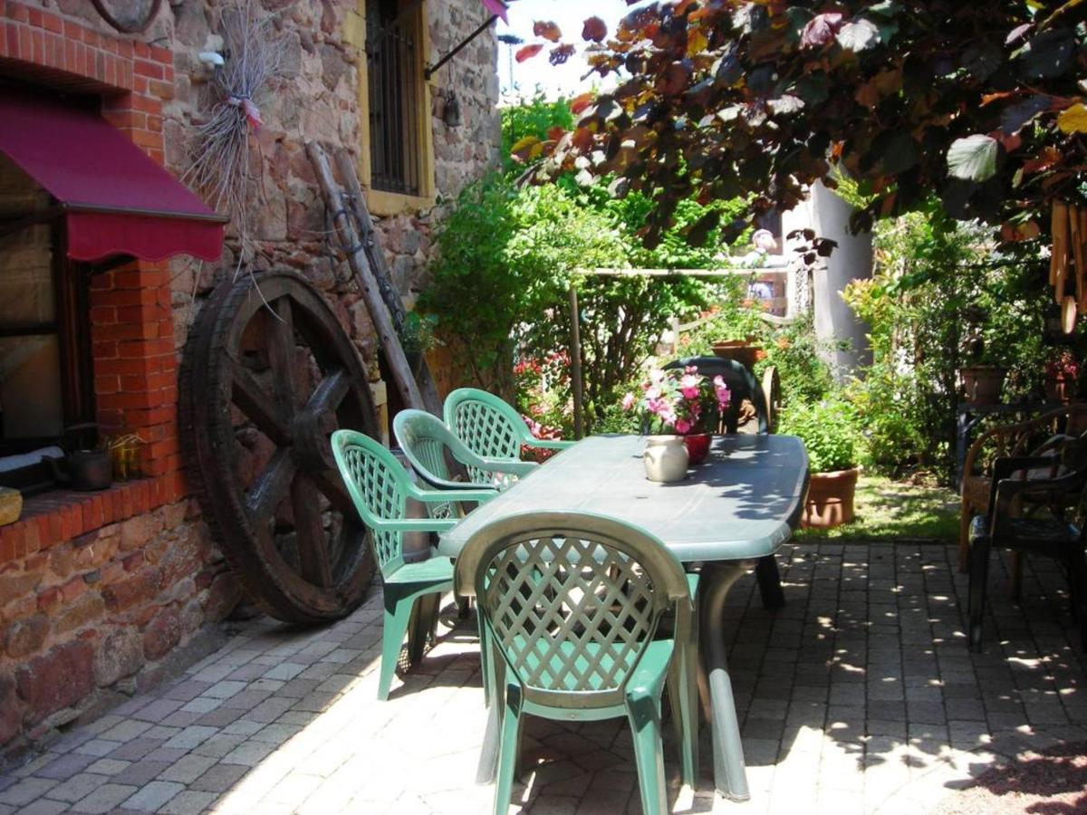 Gite Charmant Avec Jardin Privatif, Proche Sites Historiques Et Activites De Plein Air - Fr-1-496-183 Cuinzier 外观 照片